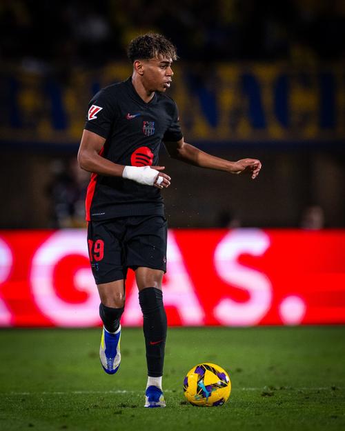 马刺和火箭，打造超级豪阵，谁更有机会交易得到字母哥