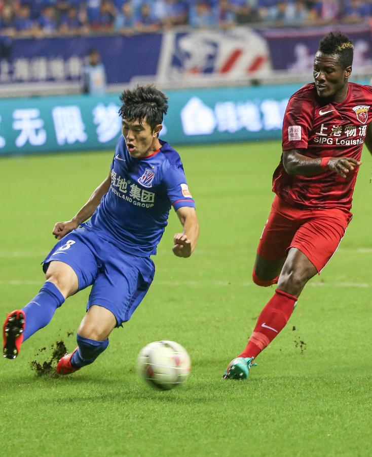 加比亚抱怨对手拖延时间，主裁：补时给了，你们想要15分钟吗